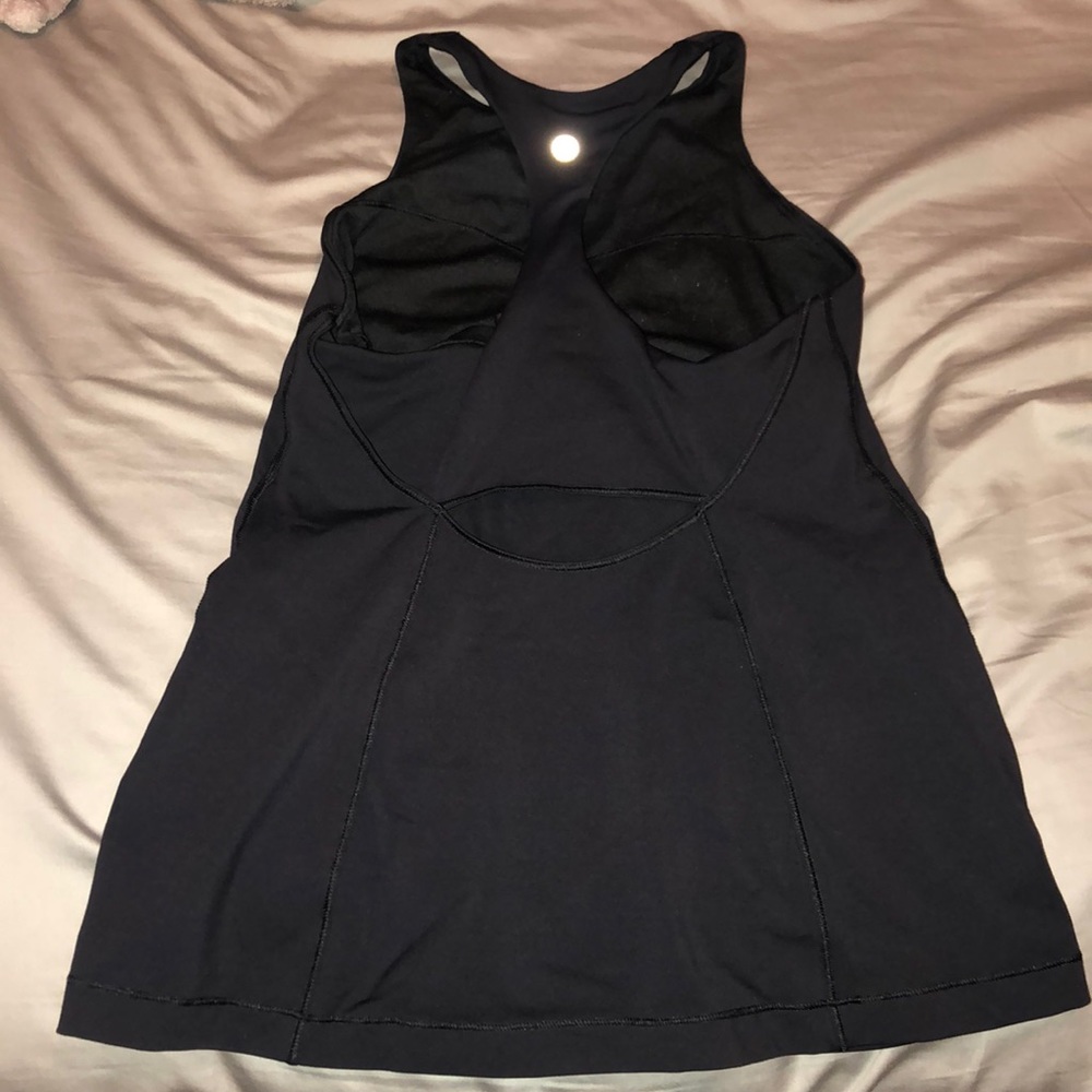 STUNNING LULULEMON TANK W BUILT IN BRA!
